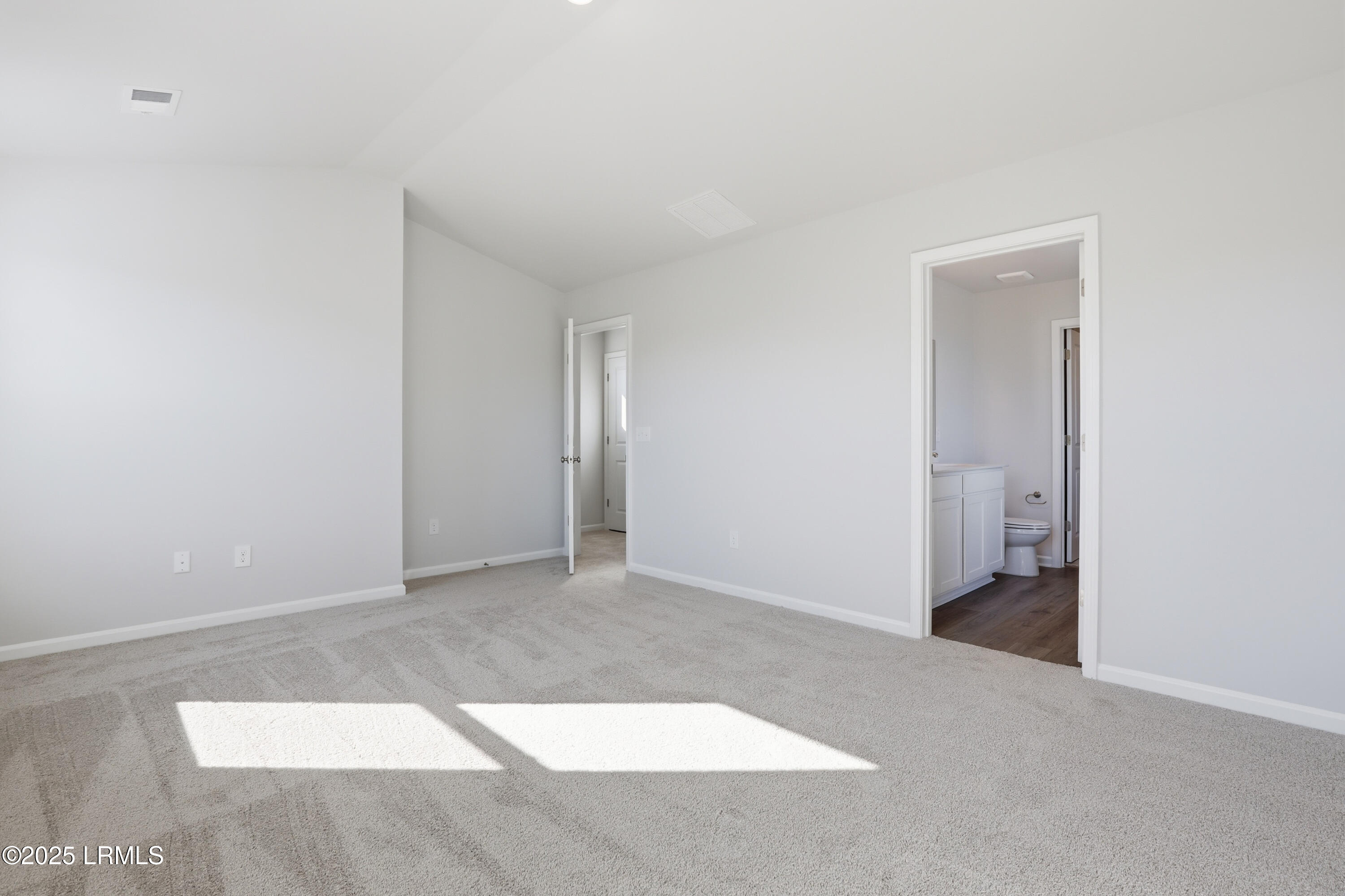 598 Aviation Drive Ridgeland, SC 29936 - Photo 16 of 28 Primary Bedroom