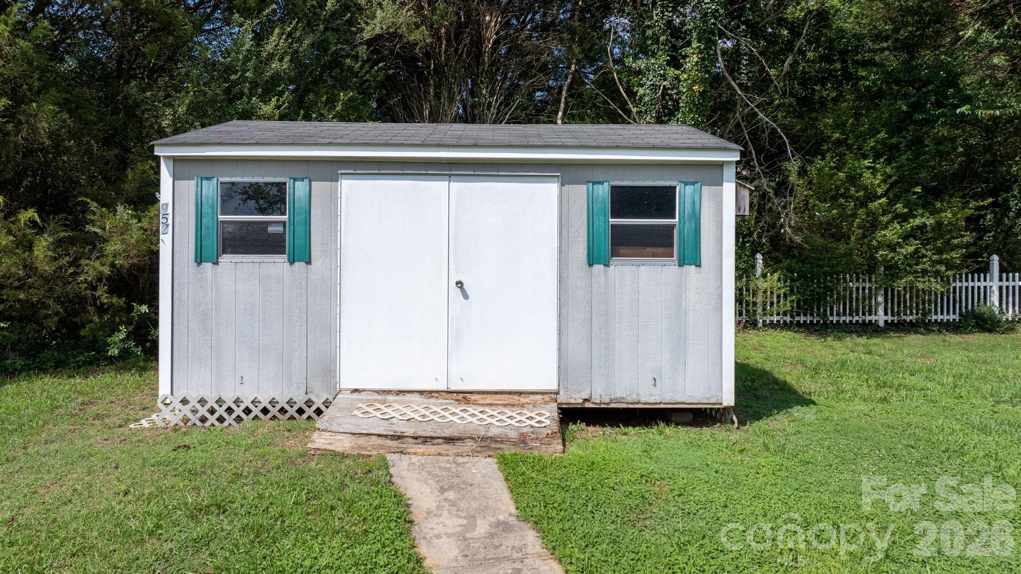 952 Eastern Ridge Drive Newton, NC 28658 - Photo 32 of 48