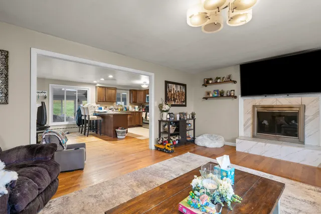 $410,000 | 523 Chamberlain Hill Road, Haddam, CT 06441