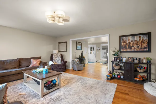 $410,000 | 523 Chamberlain Hill Road, Haddam, CT 06441