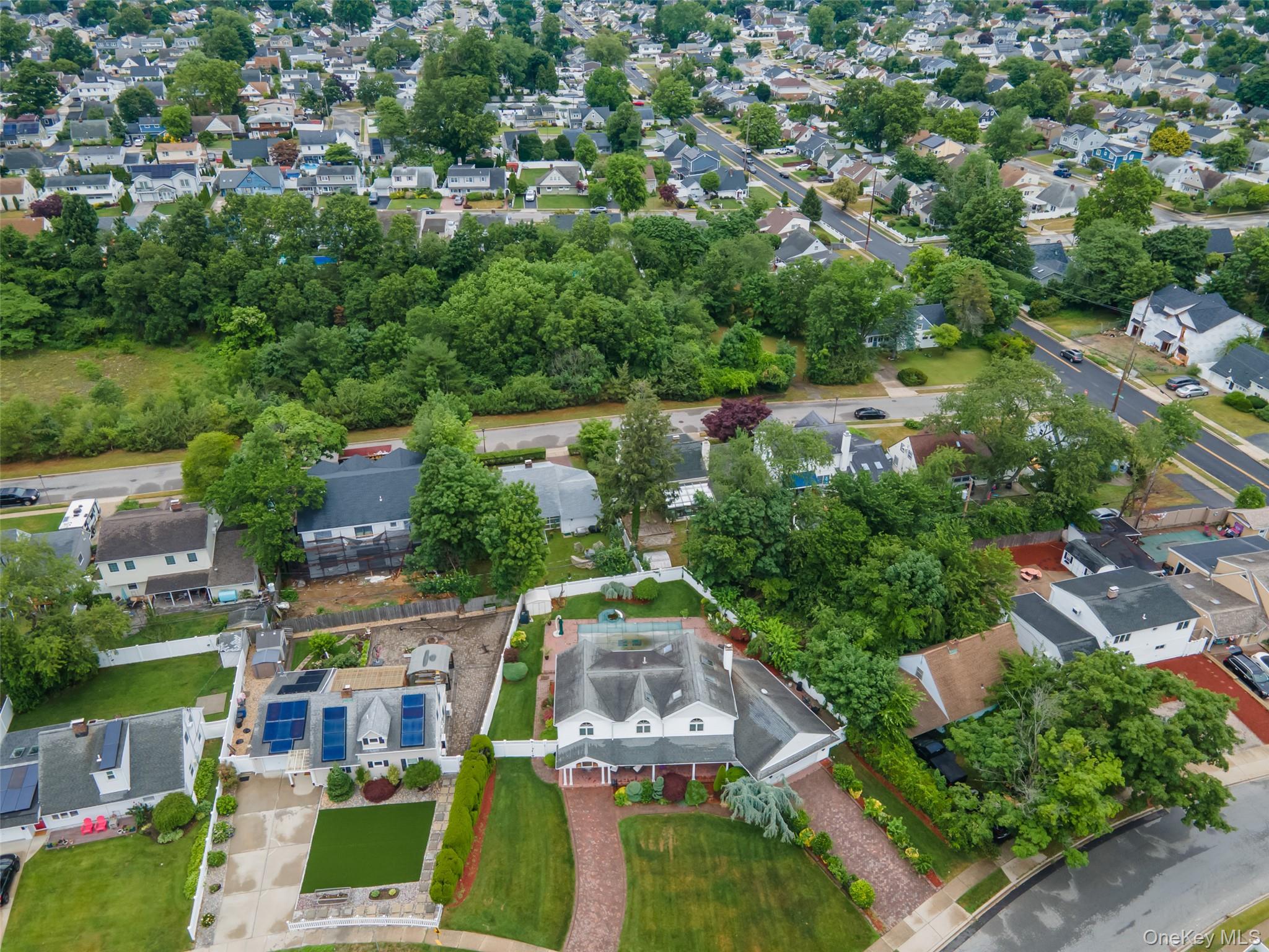 79 Constellation Road Levittown, NY 11756 - Photo 32 of 36