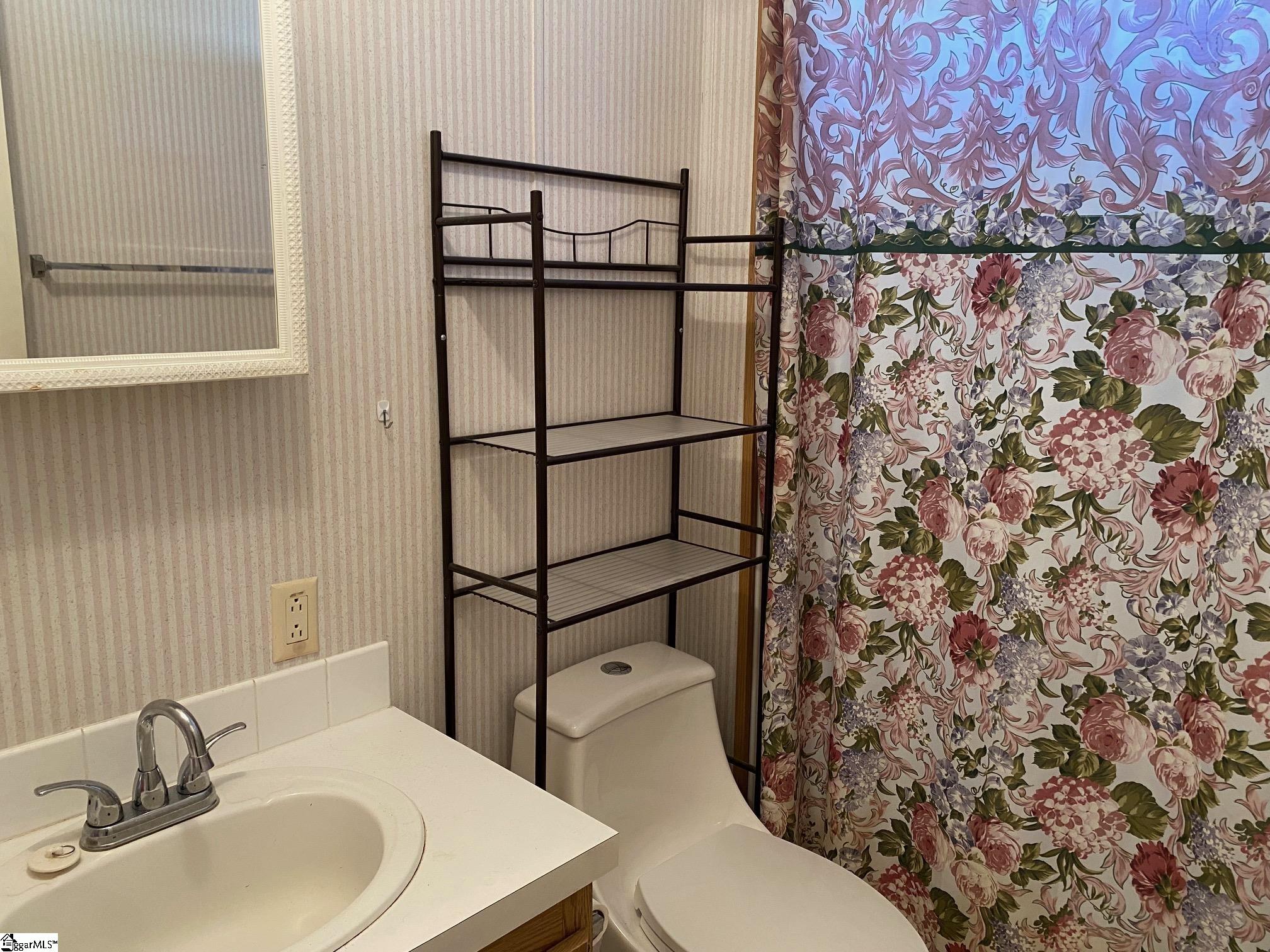 5746 Mountain View Road Taylors, SC 29687 - Photo 9 of 21