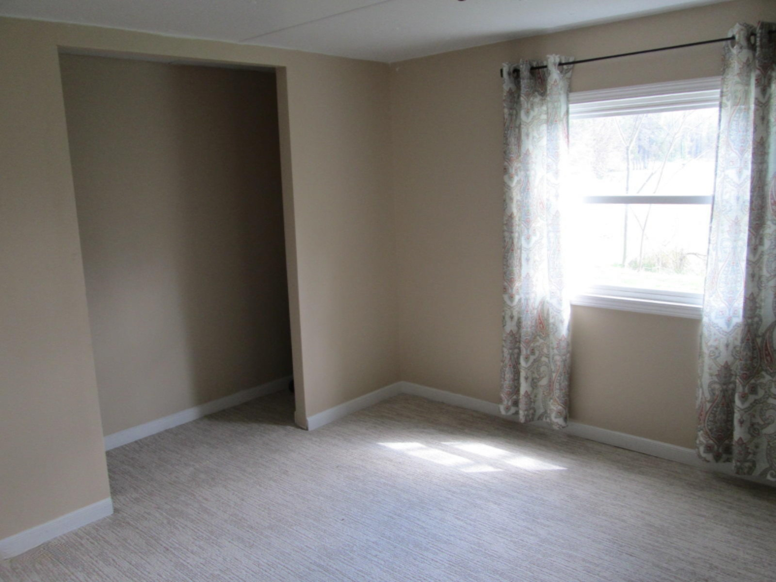 13984 South Log Cabin Road Three Oaks, MI 49128 - Photo 14 of 18 IMG_5019