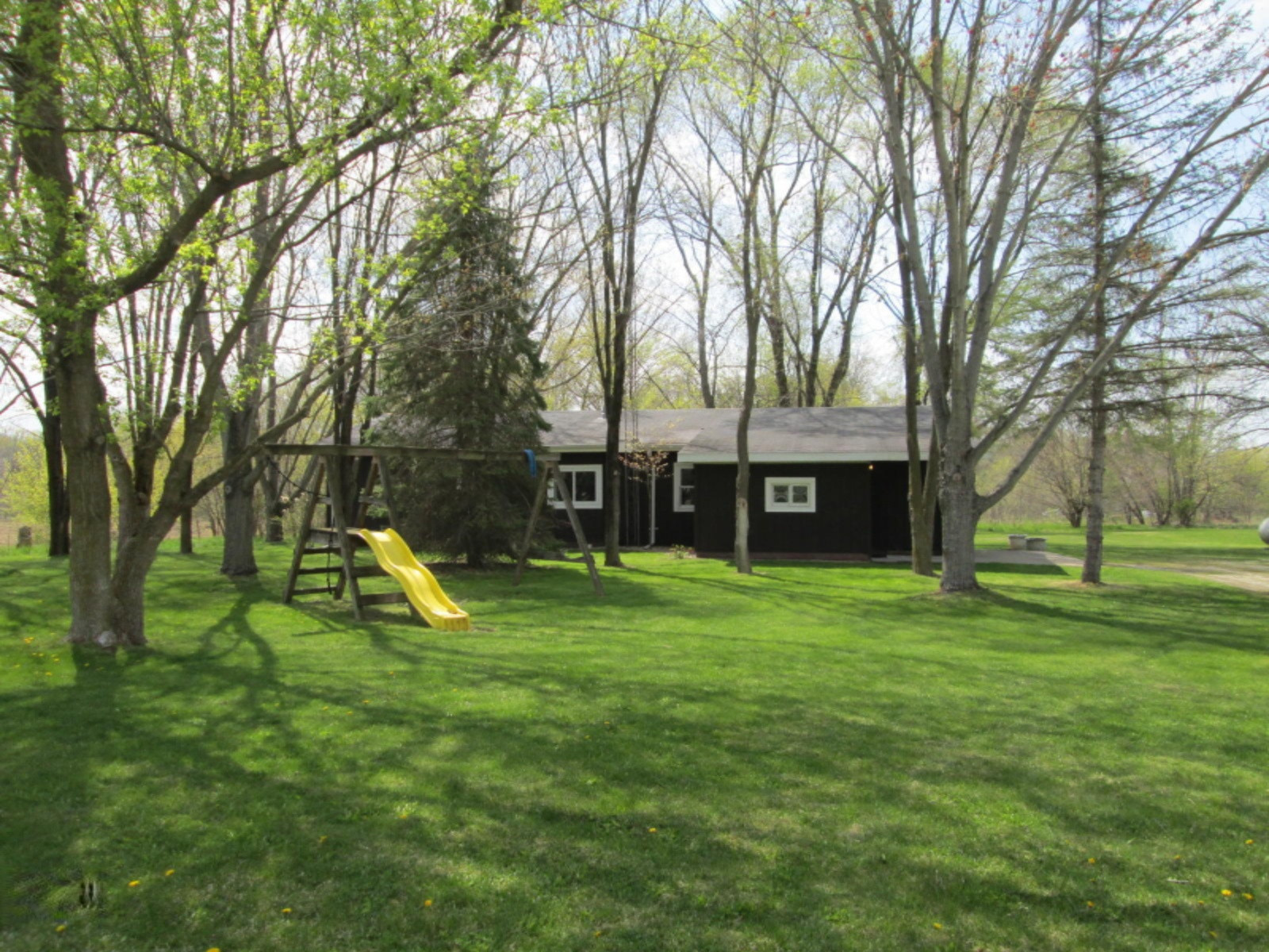 13984 South Log Cabin Road Three Oaks, MI 49128 - Photo 2 of 18 IMG_5006