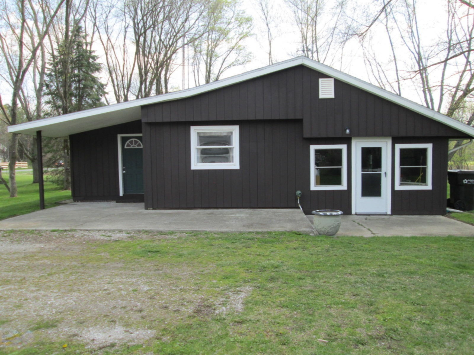 13984 South Log Cabin Road Three Oaks, MI 49128 - Photo 5 of 18 IMG_5009