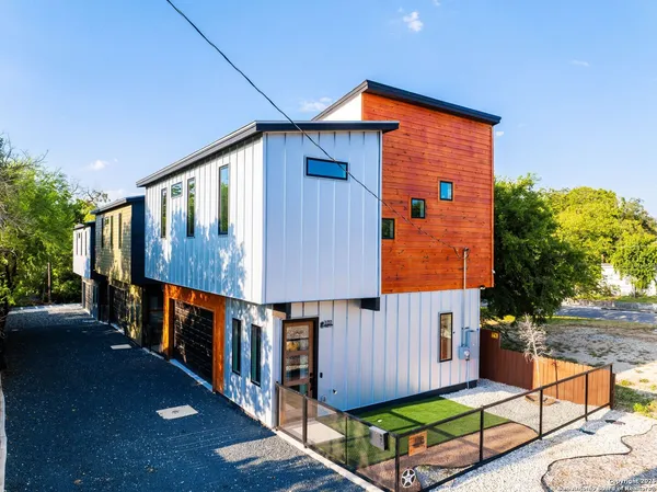 $299,000 | 108 Vine Street, Unit 101, San Antonio, TX 78210