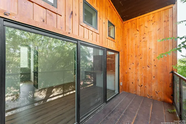 a view of a entrance door of the house