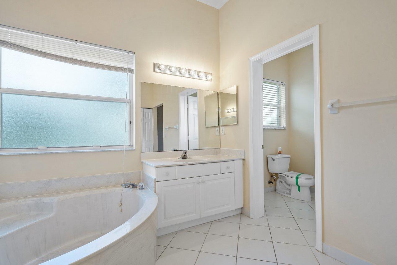 2111 Reston Circle Royal Palm Beach, FL 33411 - Photo 19 of 48 019-2111RestonCircle-RoyalPalmBeach-FL-3