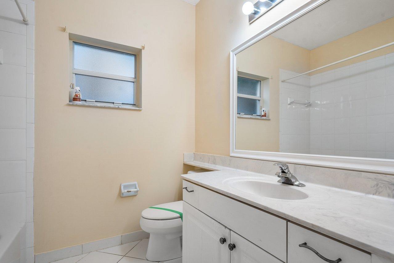 2111 Reston Circle Royal Palm Beach, FL 33411 - Photo 28 of 48 028-2111RestonCircle-RoyalPalmBeach-FL-3