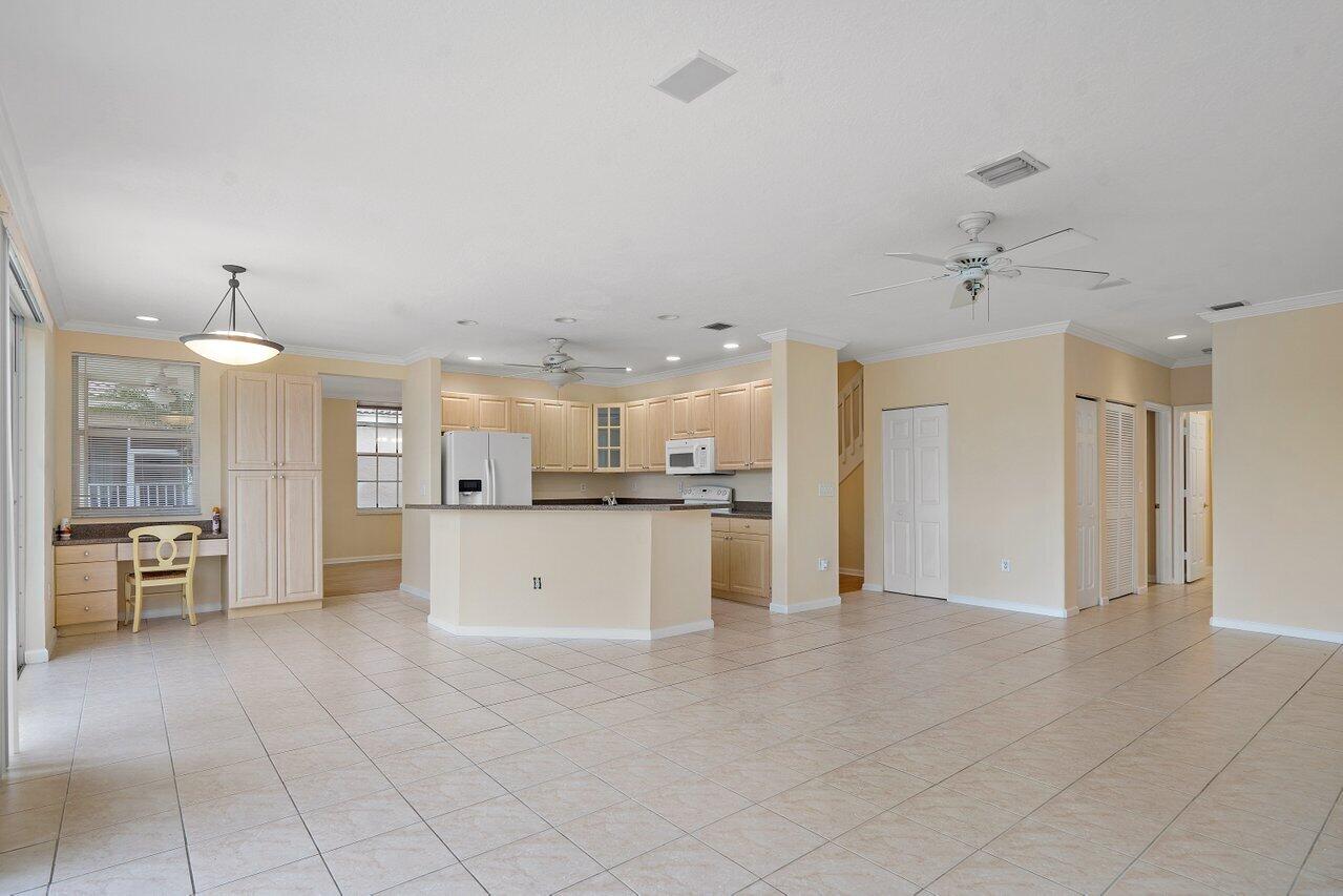 2111 Reston Circle Royal Palm Beach, FL 33411 - Photo 9 of 48 009-2111RestonCircle-RoyalPalmBeach-FL-3