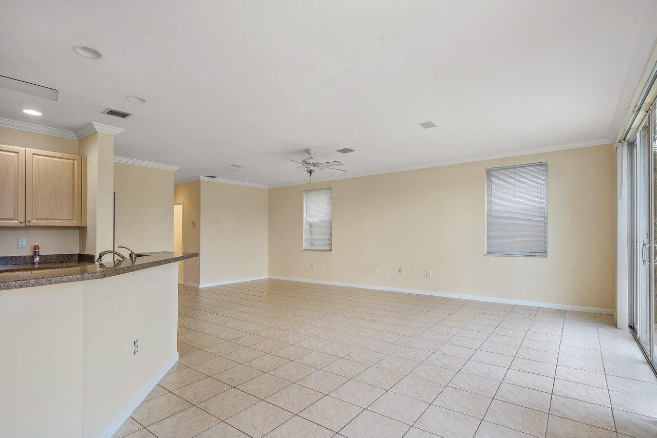 2111 Reston Circle Royal Palm Beach, FL 33411 - Photo 10 of 48 010-2111RestonCircle-RoyalPalmBeach-FL-3