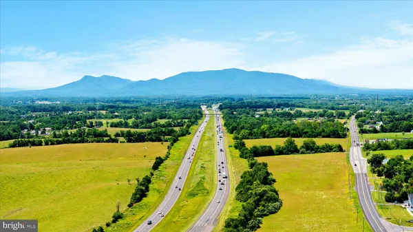 $524,900 | 222 Stephens Run Street, Stephens City, VA 22655