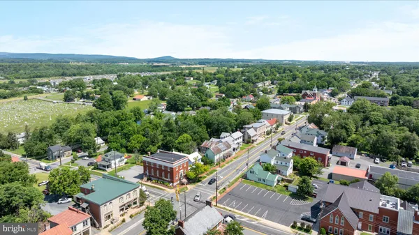 $524,900 | 222 Stephens Run Street, Stephens City, VA 22655