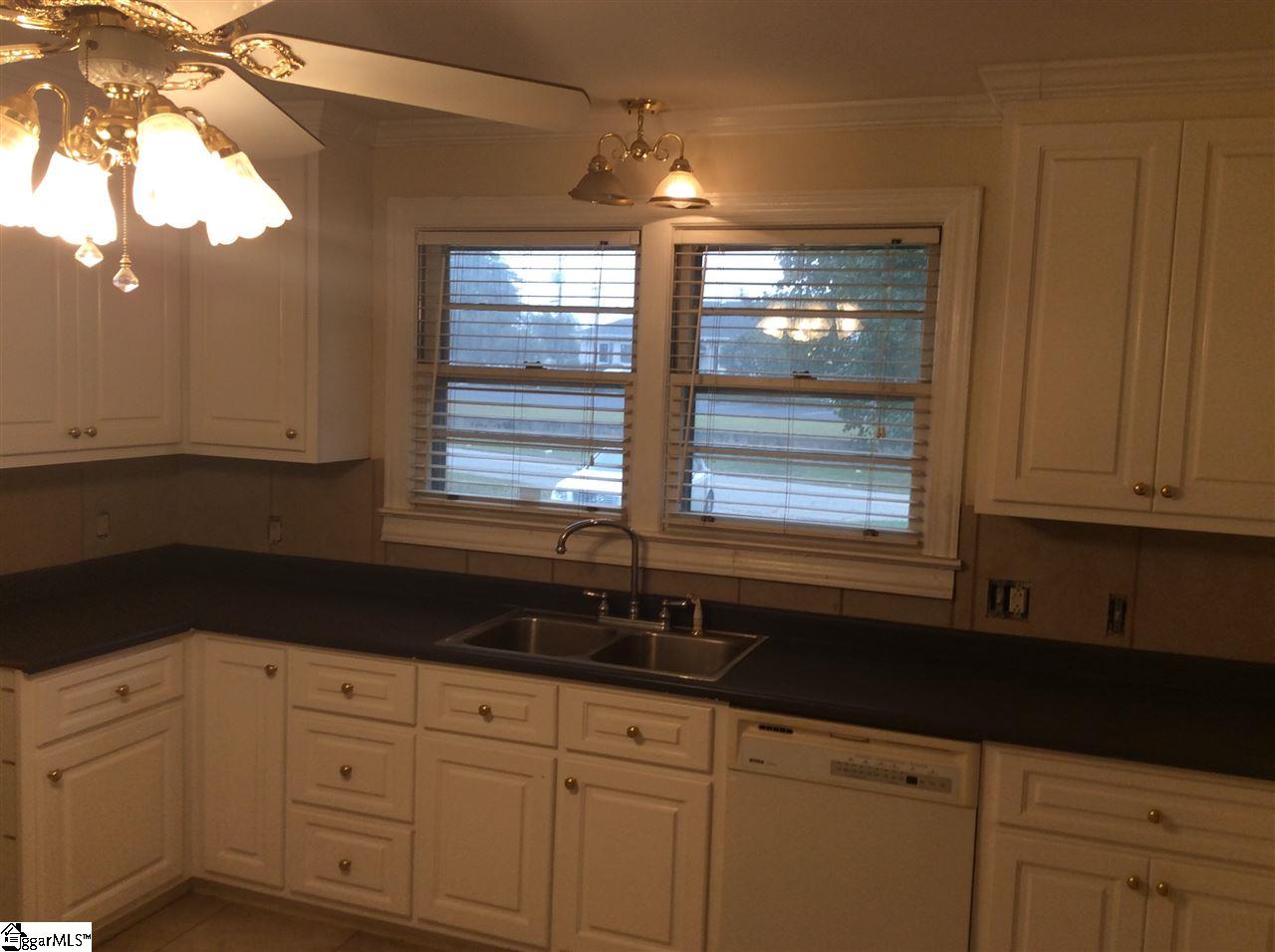 604 Pendleton Road Greenville, SC 29611 - Photo 3 of 10 Gallery Image 3