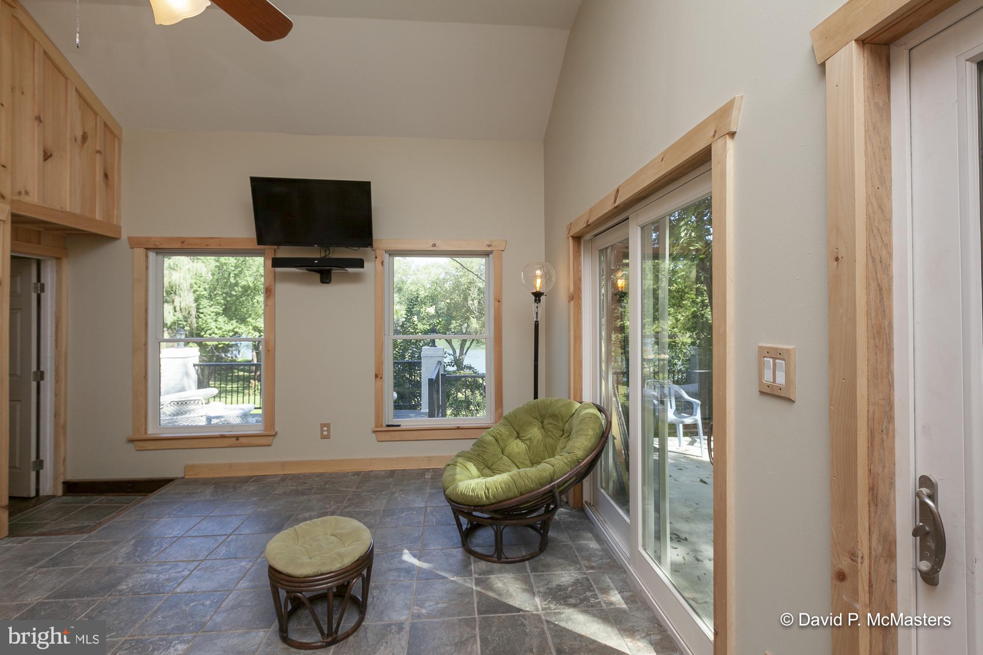 3632 Vineyard Road Falling Waters, WV 25419 - Photo 18 of 56 Kitchen/ sitting room opens to private patio