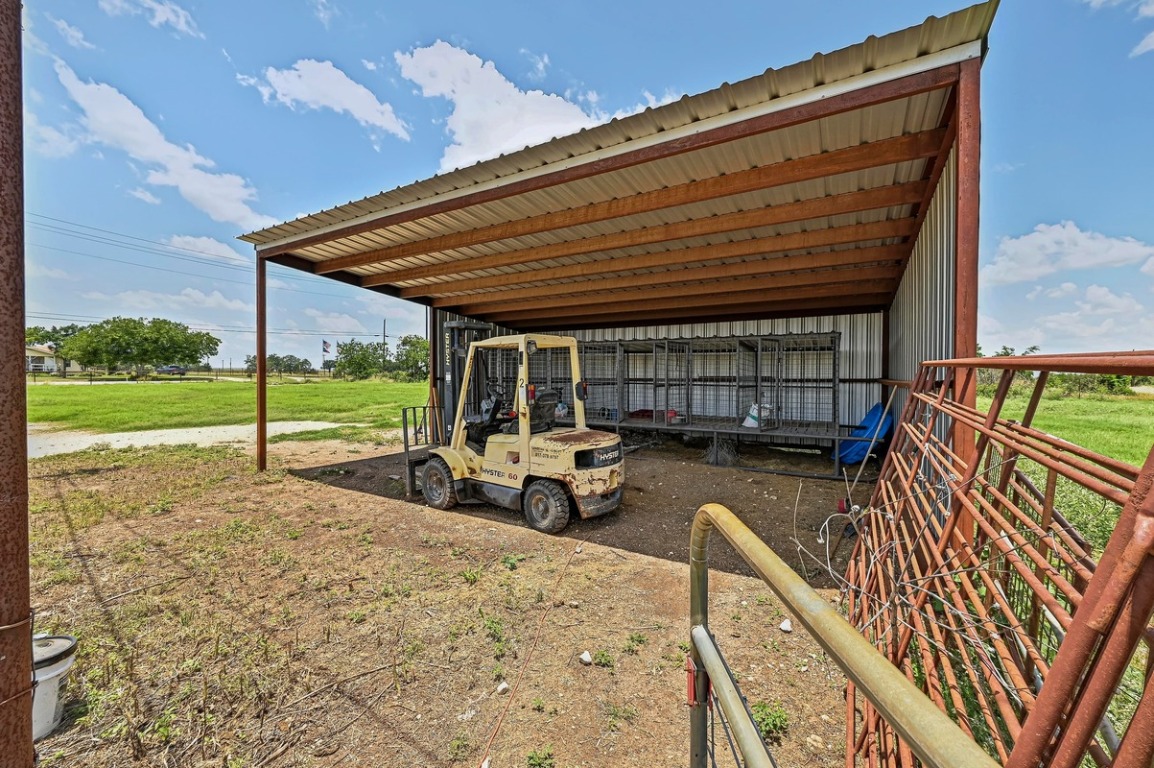 14550 Ranch Road 2338 Georgetown, TX 78633 - Photo 27 of 39