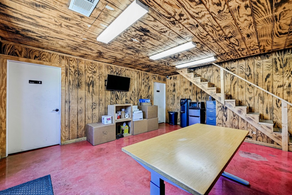 14550 Ranch Road 2338 Georgetown, TX 78633 - Photo 29 of 39