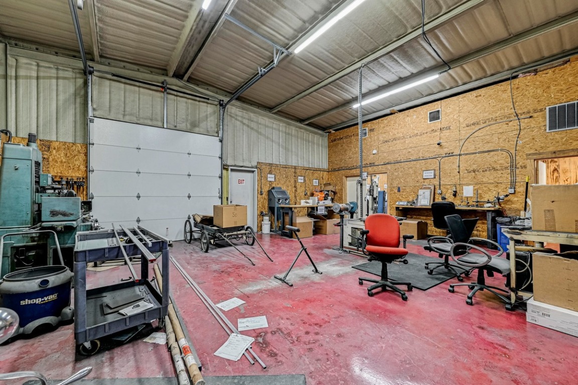 14550 Ranch Road 2338 Georgetown, TX 78633 - Photo 31 of 39