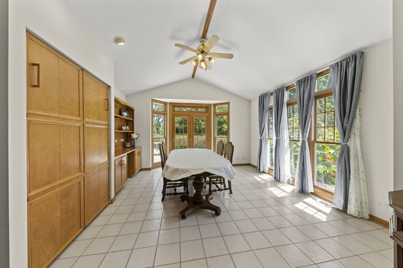 N521 Willow Road Wheaton, IL 60187 - Photo 9 of 64