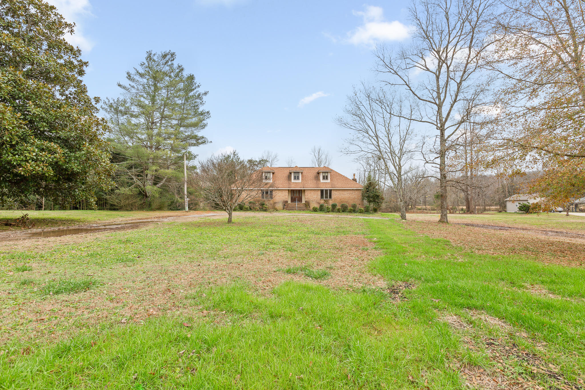 613 Roberts Mill Road Hixson, TN 37343 - Photo 1 of 32 Roberts (1 of 32)