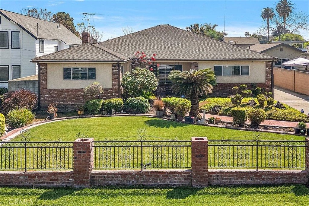 420 West Tichenor Street Compton, CA 90220 - Photo 1 of 53