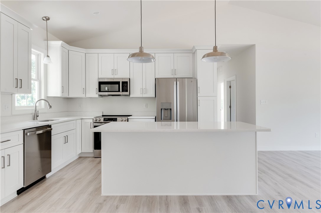 1393 Broad St Road Oilville, VA 23129 - Photo 7 of 39 Kitchen featuring appliances with stainless steel