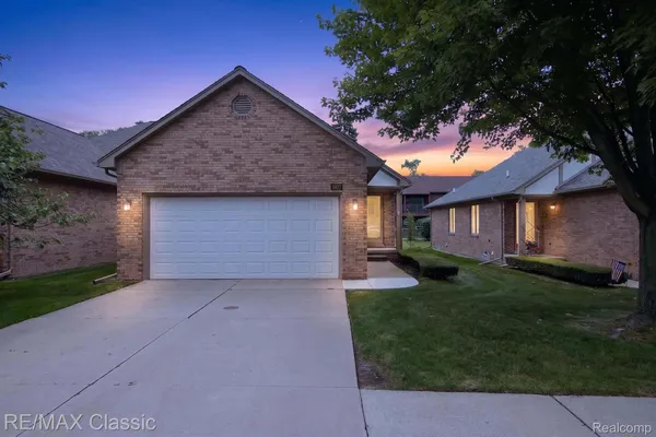 $239,900 | 3937 Sunflower Lane, Unit SUITE 100, Warren, MI 48091