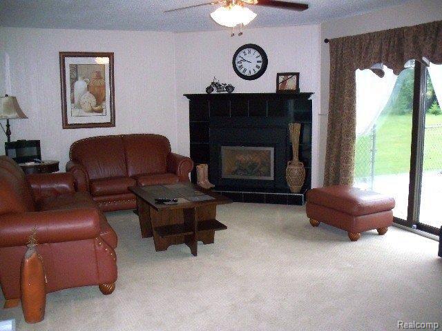 Fam rm w/cozy gas fireplace!