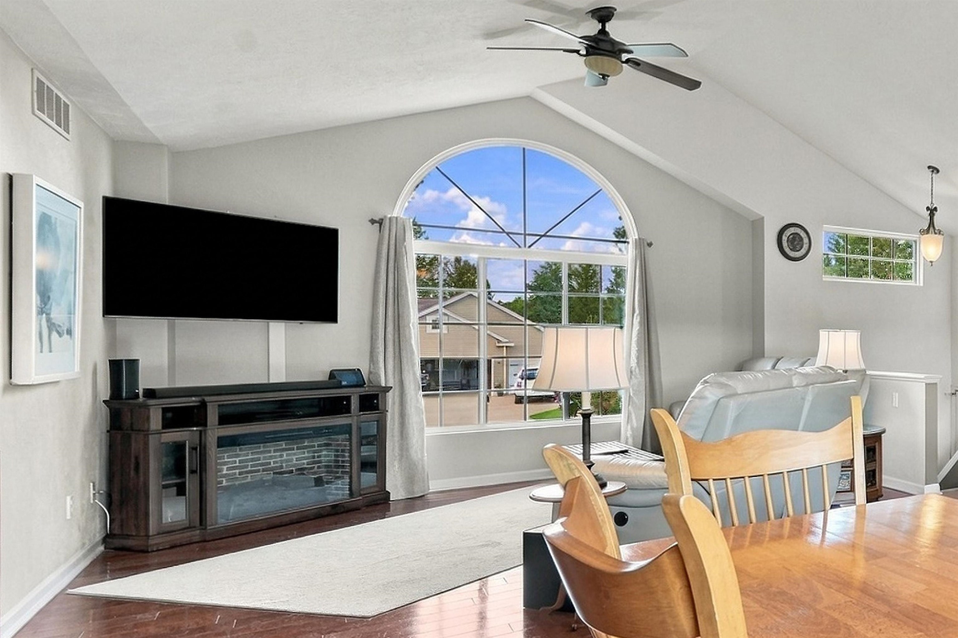 577 Strohm Road Traverse City, MI 49696 - Photo 10 of 33 1951382-03d38403-74f5-47ab-861a-c93596361400.JPG
