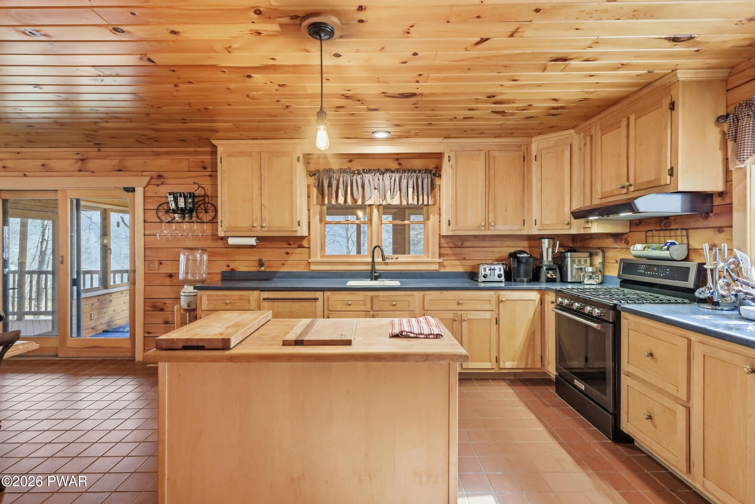 992 Winterdale Road Starlight, PA 18461 - Photo 15 of 55 Kitchen