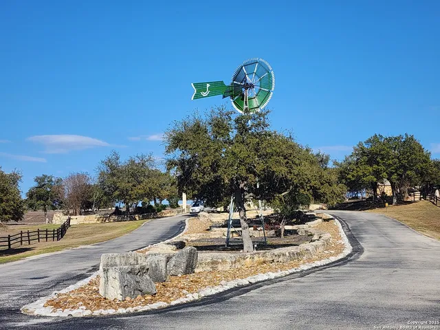 $130,000 | 103 South Calvin Barrett, Blanco, TX 78606