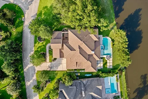 $1,548,000 | 19 Paloma Bend Place, The Woodlands, TX 77389