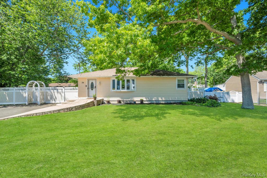 34 Windus Road Shirley, NY 11967 - Photo 2 of 32
