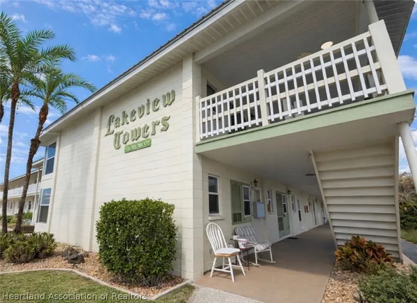 $87,500 | 1801 Lakeview Drive, Unit 302, Sebring, FL 33870