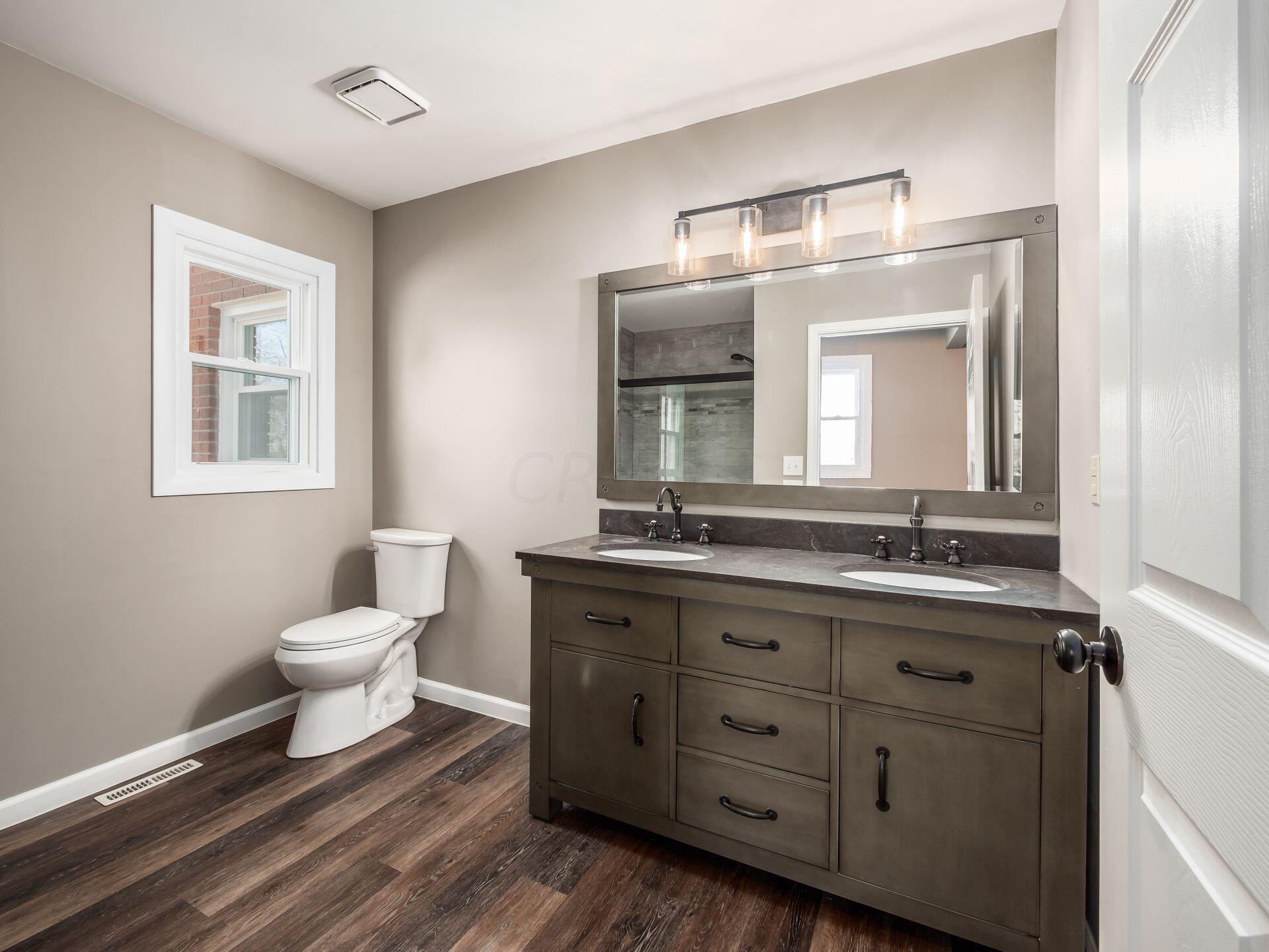 5474 Hoover Road Grove City, OH 43123 - Photo 27 of 48 2nd Full Bath