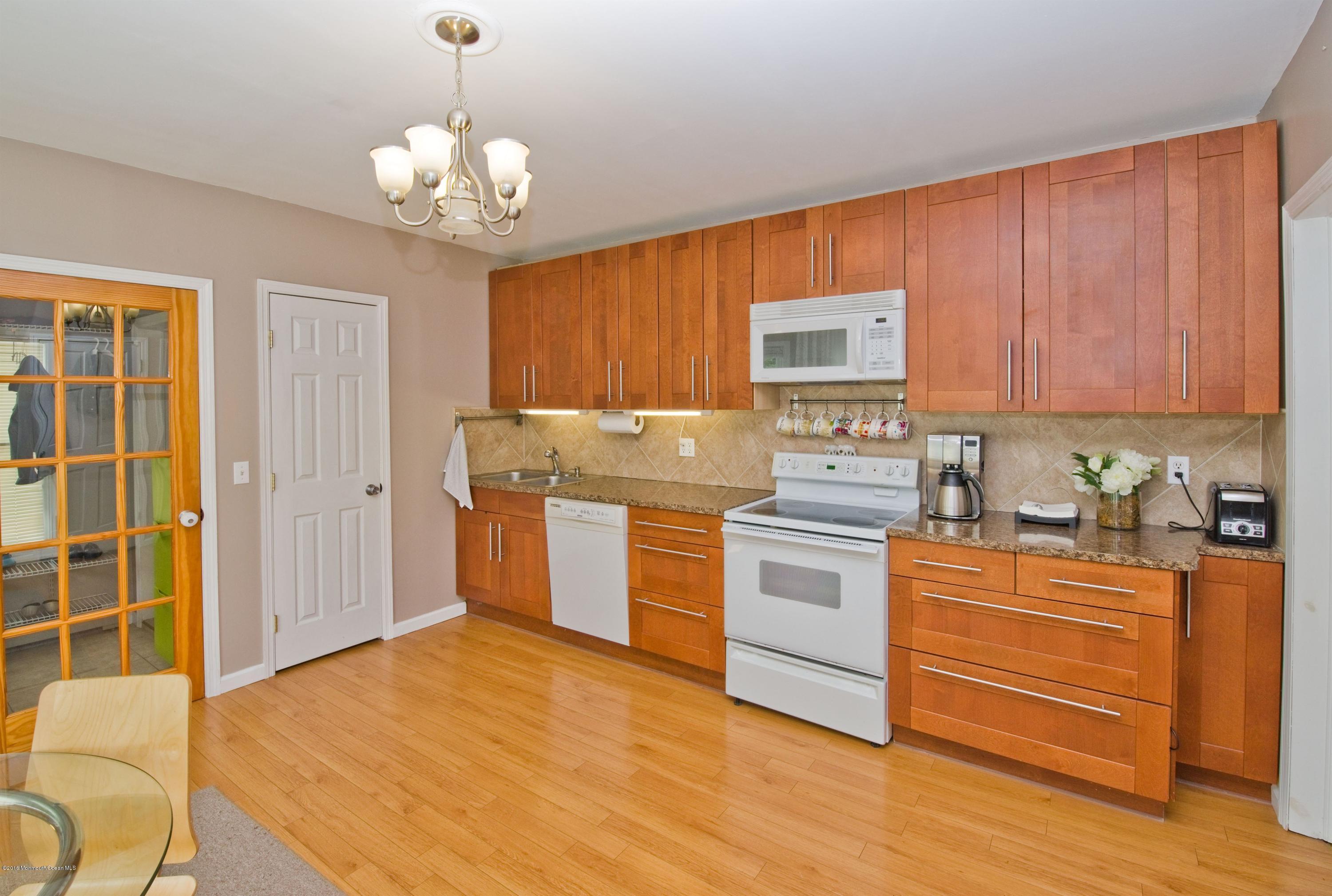 304 Ford Road Howell, NJ 07731 - Photo 11 of 30 011_MAIN SUITE