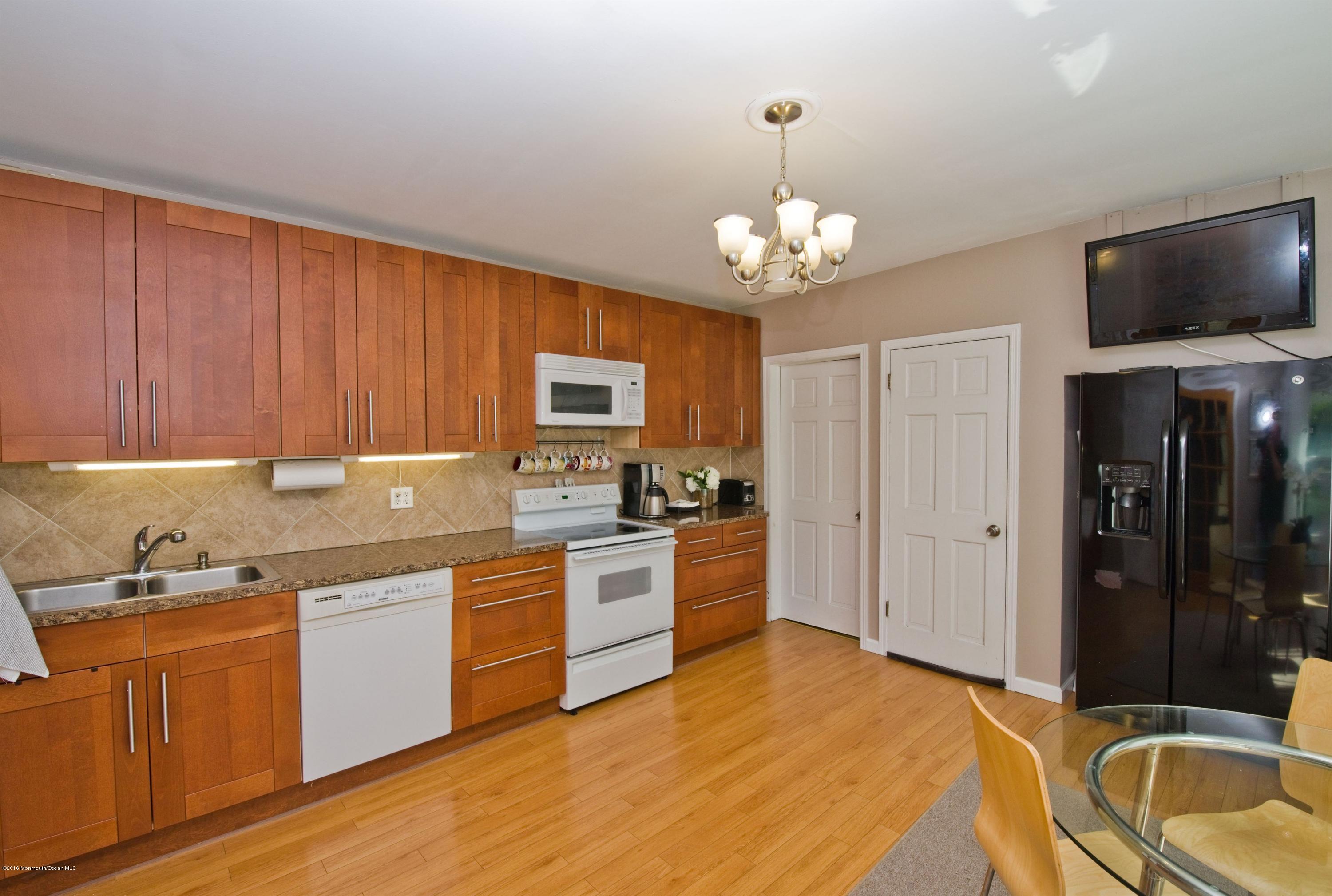 304 Ford Road Howell, NJ 07731 - Photo 9 of 30 009_MAIN SUITE