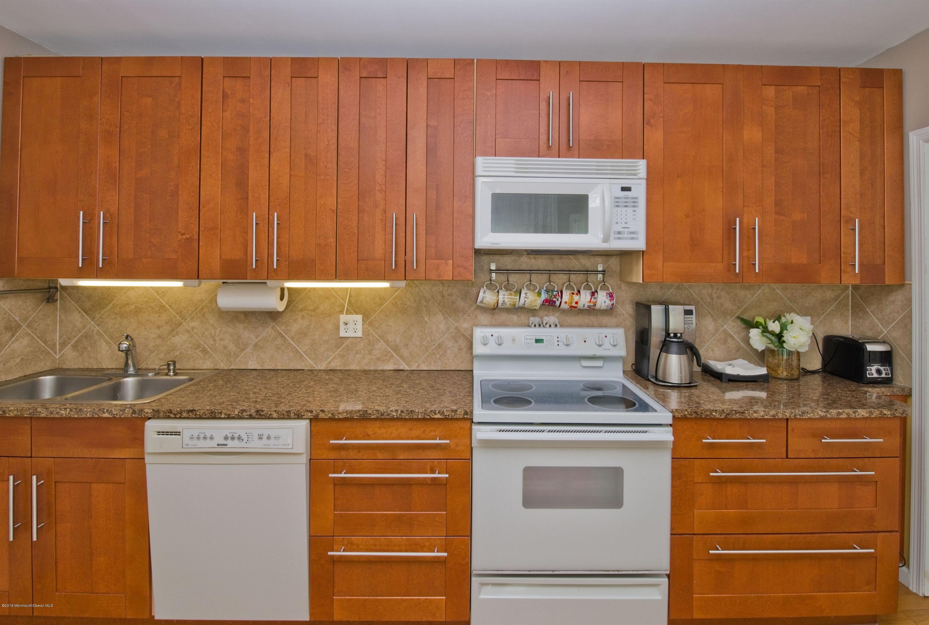 304 Ford Road Howell, NJ 07731 - Photo 10 of 30 010_MAIN SUITE