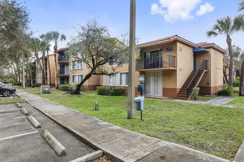 $255,000 | 10773 Cleary Boulevard, Unit 106, Plantation, FL 33324