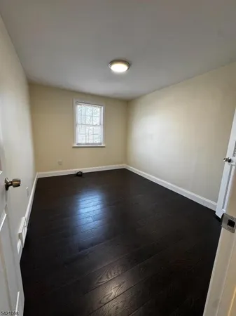 $2,300 | 158 Rutherford Place, Unit 2, North Arlington, NJ 07031