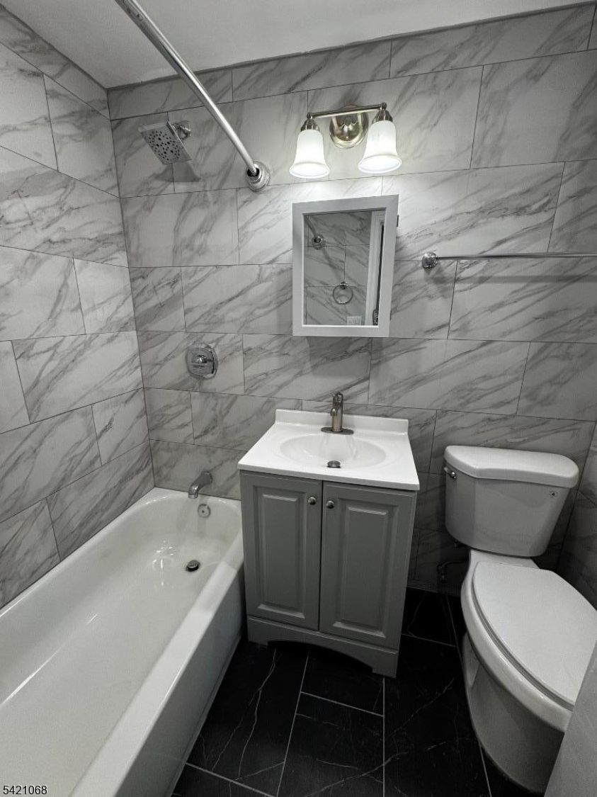 158 Rutherford Place, Unit 2 North Arlington, NJ 07031 - Photo 8 of 12