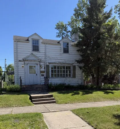 $175,000 | 910 Campbell Street, Joliet, IL 60435