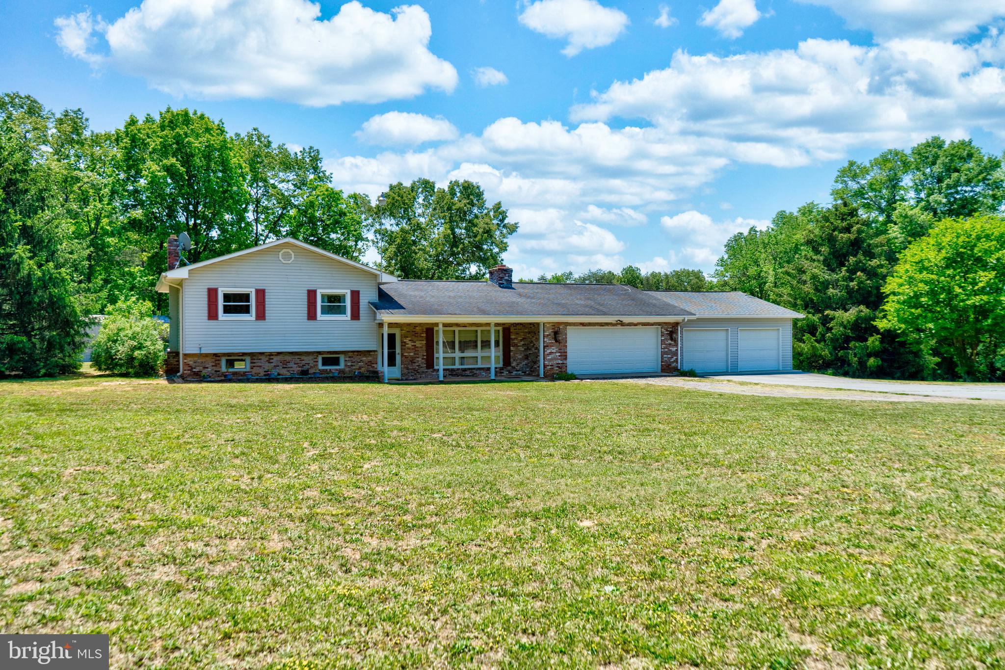 Welcome home to 28484 Raccoon Ford Rd Burr Hill VA