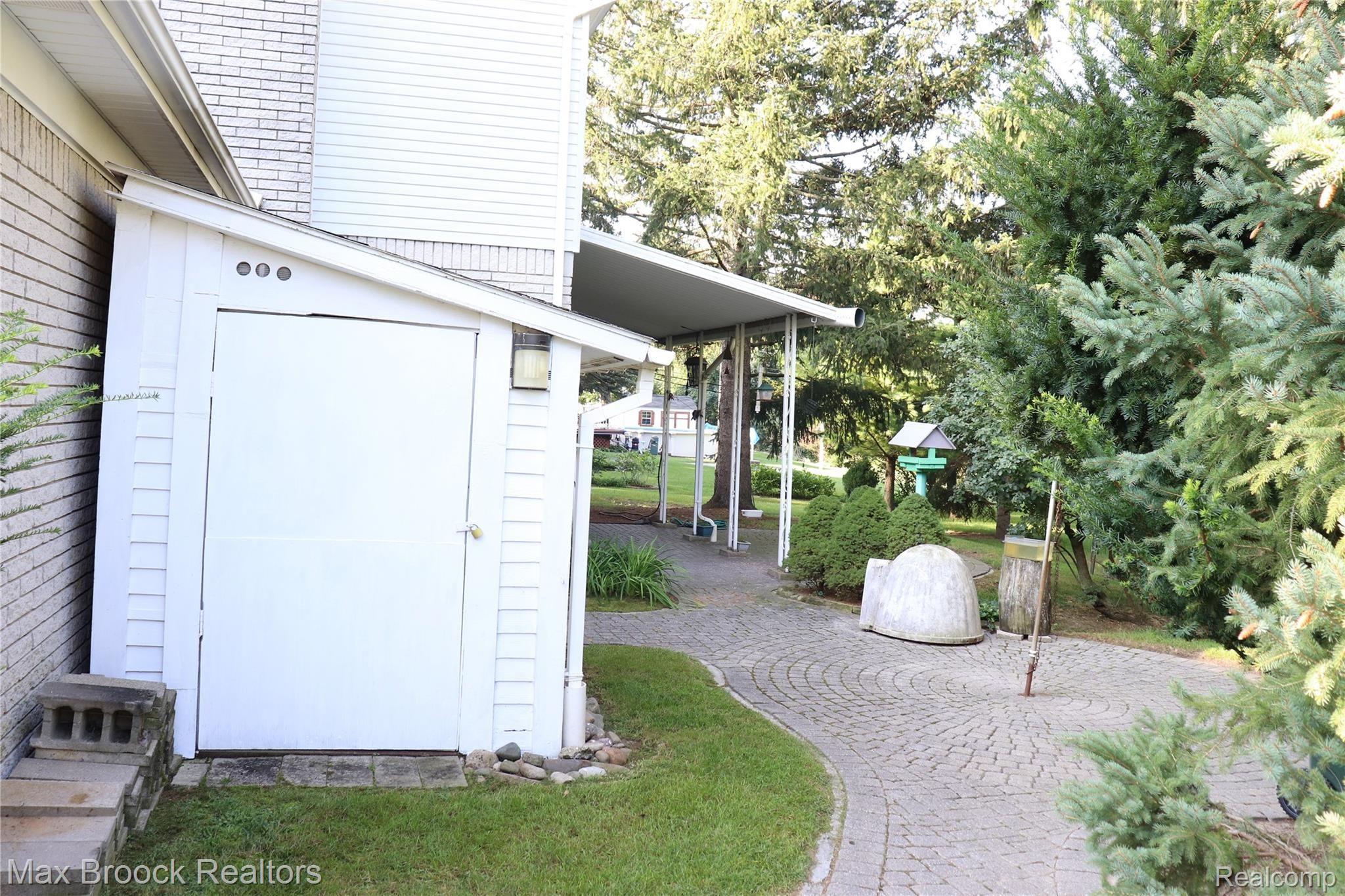 85 Bellarmine Drive Rochester, MI 48309 - Photo 5 of 9 IMG_6524.JPG