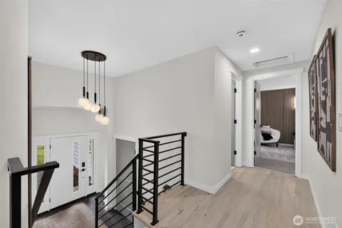 $2,395,000 | 1023 109th Avenue Southeast, Bellevue, WA 98004