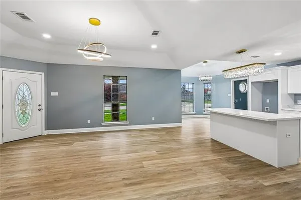 $270,000 | 3200 Lakewood Drive, Violet, LA 70092