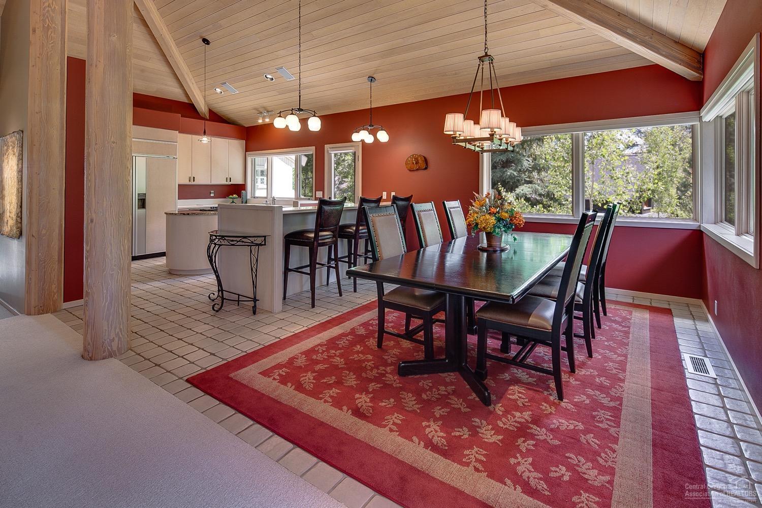 60714 Golf Village Loop Bend, OR 97702 - Photo 10 of 22 Gallery Image 10