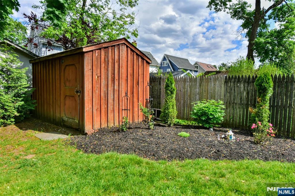 354 Demarest Avenue Oradell, NJ 07649 - Photo 31 of 33