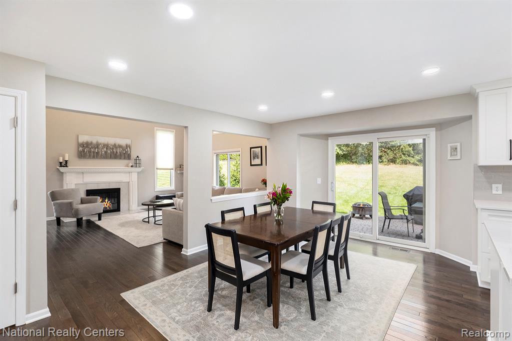 2076 Reagan Drive Rochester Hills, MI 48309 - Photo 5 of 31