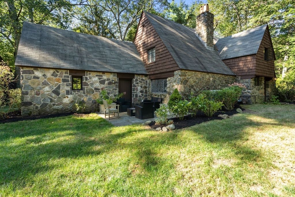 1 Aberdeen Road Weston, MA 02493 - Photo 2 of 28